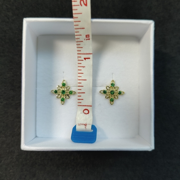 NEW 14K GOLD PLATED 925 STERLING SILVER GREEN ZIRCON FLOWER STUD EARRINGS